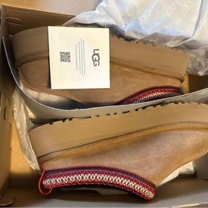 UGG Tazz platform slippers